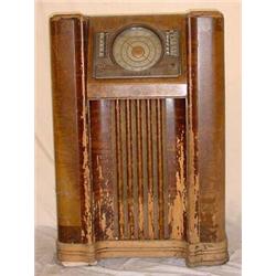 Lot 228: Crosley American/Foreign Console Radio