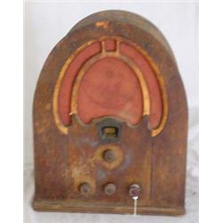 Lot 240: Philco Type 60 Cathedral Style Table Top Radio