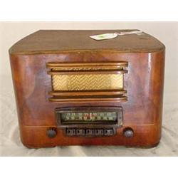 Lot 241: Crosley Table Top Radio Short Wave Receiver