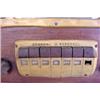 Image 3 : Lot 247: General Electric Three Band Table top Radio
