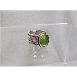 Sterling Silver Ring w/Green Oval - Size 7