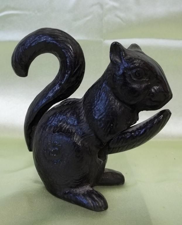 Vintage Cast Iron Squirrel Nut Cracker