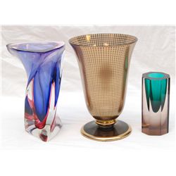 LOT OF THREE CONTEMPORARY ART GLASS PIECES