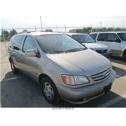 2002 - TOYOTA SIENNA