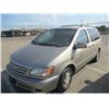 Image 2 : 2002 - TOYOTA SIENNA