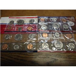 1985 & 87 US MINT SETS (UNC) P/D (WITH ENVELOPES)