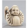 Image 10 : A group of two netsuke.