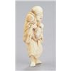 Image 5 : A group of two carved ivory netsuke.