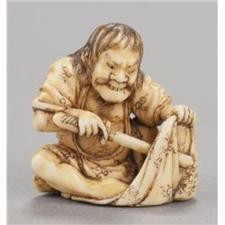 An ivory netsuke of Shin no Yojo.
