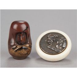 A group of two netsuke.