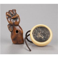 A group of two netsuke.