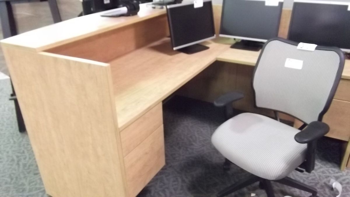 HONEY MAPLE RECEPTION DESK