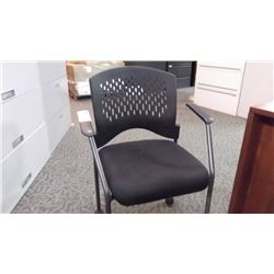 BLACK FLEX BACK MOBILE CLIENT CHAIR