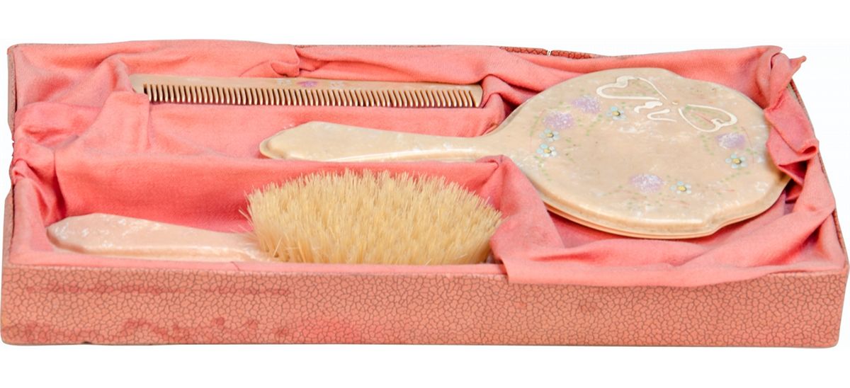 Vintage Ladies HandPainted Grooming Set In Original Pi