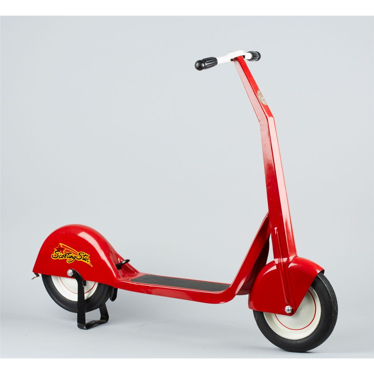 Chief Scooting Star Push Scooter