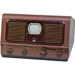 Vintage Pilot Radio Model TV-37 "Candid" Tabletop