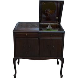 Cabinet Model VV-215 Victrola Phonograph Talking Machi