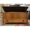 Image 1 : Oak blanket box