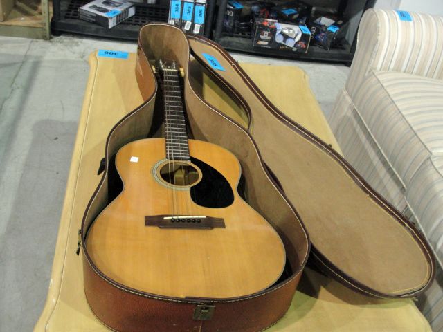 Vintage Yamaha FG-75 red label accoustic guitar