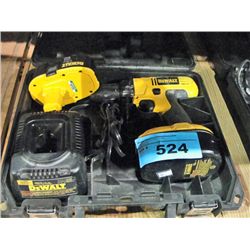 Dewault 18v cordless drill with 2 batteries and