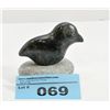 Image 1 : Inuit soapstone carved bird on rock