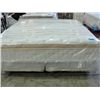 Image 1 : King size mattress and boxspring set