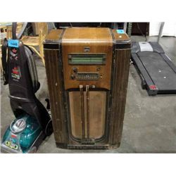 Vintage magic keyboard floor model radio