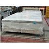 Image 1 : King size mattress and boxspring set