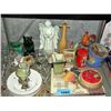Image 1 : Shelf lot of misc household items