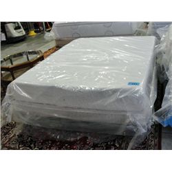Queen size Icomfort memory foam mattress and