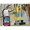 Image 1 : Fire extinguisher