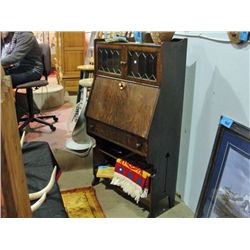 Circa 1910 quartersewn oak drop front desk
