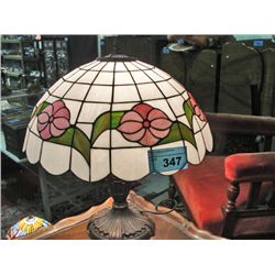Tiffany style leaded stained glass table lamp
