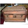 Image 1 : Early 1900s treasure chest style trunk