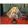 Image 1 : Leaded stained glass table lamp