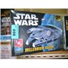 Image 1 : STarwars millenium falcon model kit