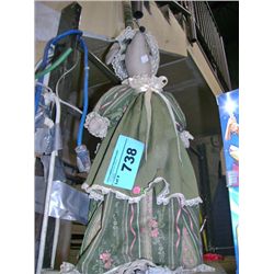 Decorative mouse broom