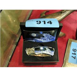 Lockblade collectors jack knife with wolf howling