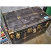 Image 1 : Vintage steamer trunk