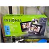 Image 1 : Insignia dual screen portable DVD player