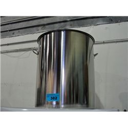 Extra large stainless steel lidded stock pot