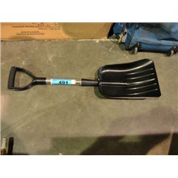One retractable emergancy shovel