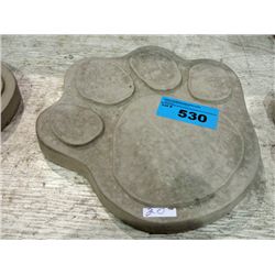 Cement yard step pad