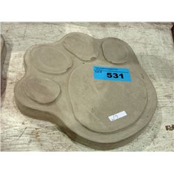 Cement yard step pad