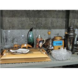 Shelf lot of collectables, glasswares, crystal