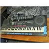 Image 1 : Yamaha electronic keyboard