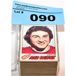 One lot of vintage 1970s era NHL collectors