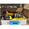 Image 1 : 2 dewault cordless drills 2 batteries and 2