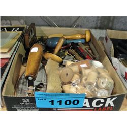 Box of assorted vintage collectables