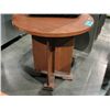 Image 1 : Round single pedastol table